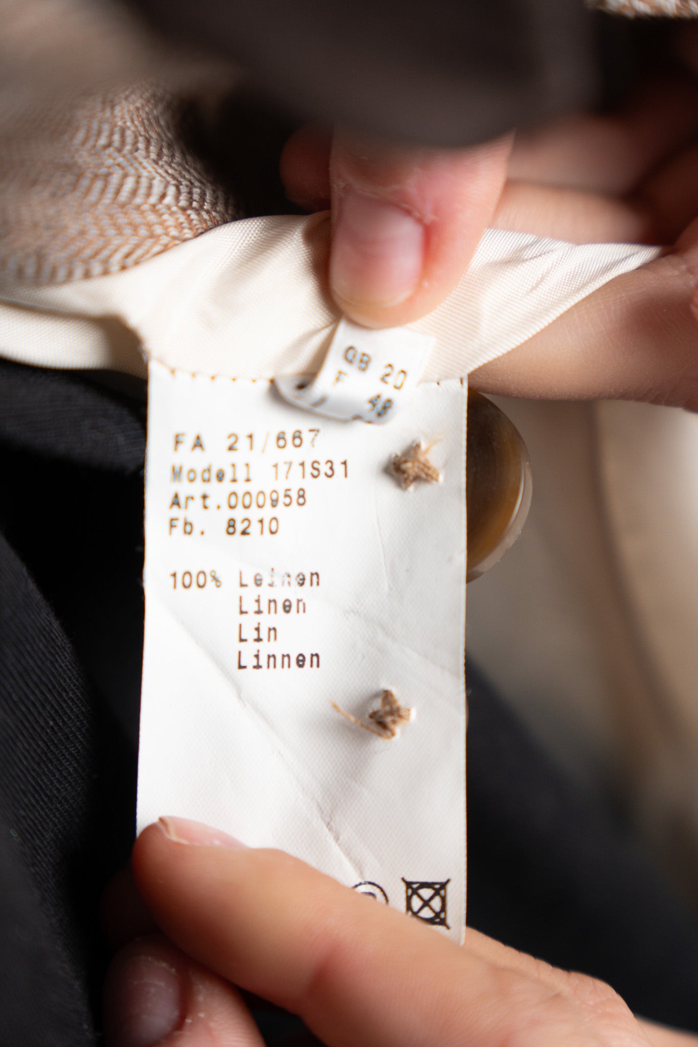 Sacou din In 100% "Herringbone" cu Funde din Catifea